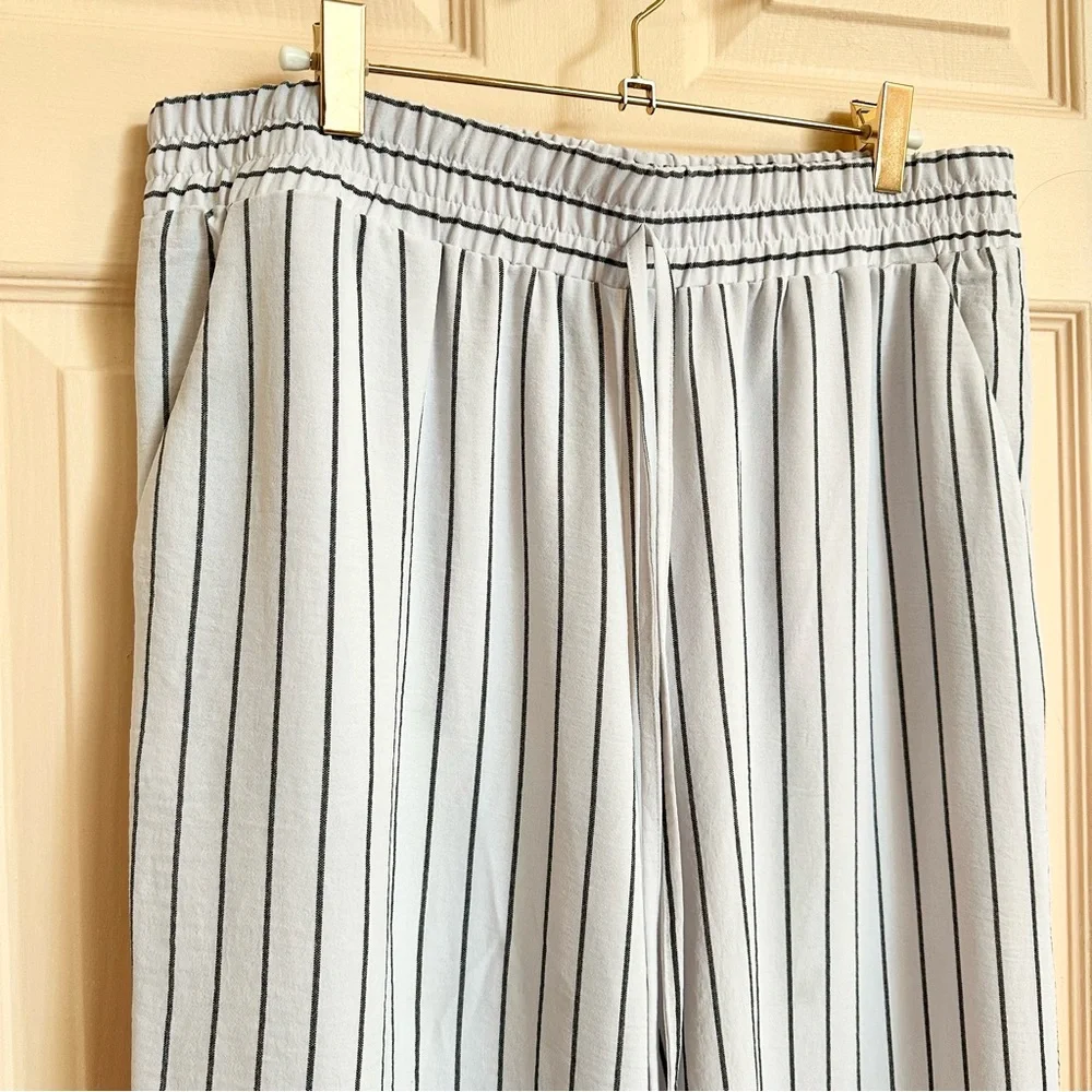 White striped NYCC wide leg pants - Picture 2 of 4